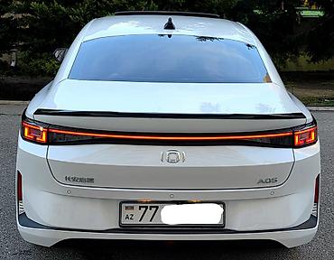 tesla model 3: Changan Qiyuan A05: 1.5 l | 2025 il 12300 km Sedan — 5