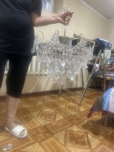 фильтры для дома: Элегантная люстра с подвесками из прозрачного хрусталя. Металлический