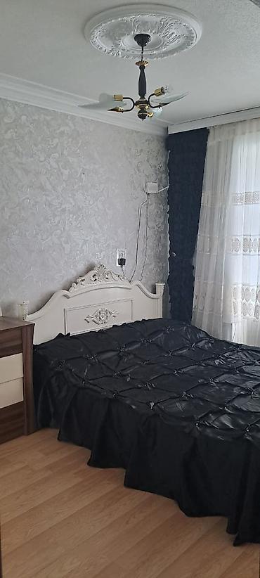 Günlük kirayə mənzillər: 3 otaqlı — 4