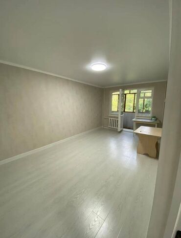 3 микрорайоне: 1 комната, 33 м², 104 серия, 2 этаж, Евроремонт