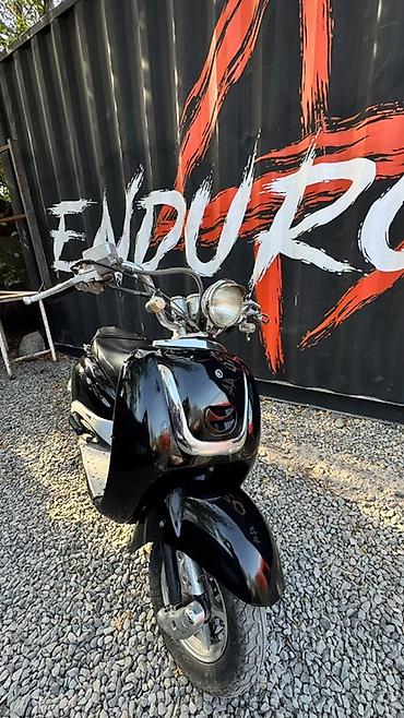 дорого: Honda joker 💥 Скутер в ретро-стиле, черный цвет. Стоит китайский — 4