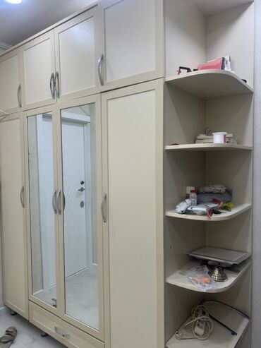 угловой шифоньер в спальню: Б/у, Прямой шкаф, Шкаф в прихожей