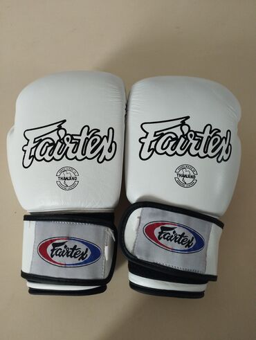 купить перчатки для футбола: Перчатки для тайского бокса Fairtex.Новые и качество хорошее. Цена