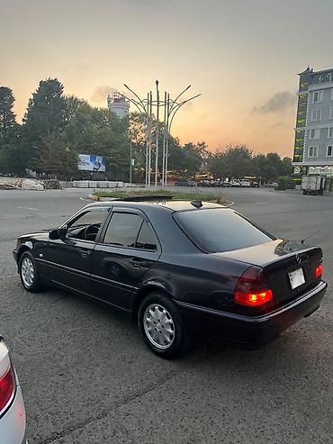 disqler: Mercedes-Benz C-Class: 2 l | 2000 il Sedan — 4