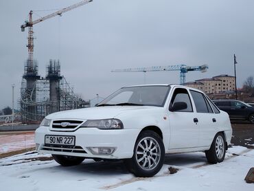 Daewoo: Daewoo Nexia: 1.6 l | 2011 il Sedan