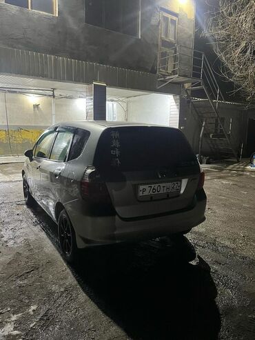 фит машына: Honda Fit: 2002 г., 1.3 л, Вариатор, Бензин