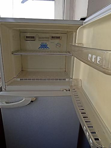 dekko plus: Холодильник Daewoo, двухкамерный, белый - Верхняя морозильная камера — 3