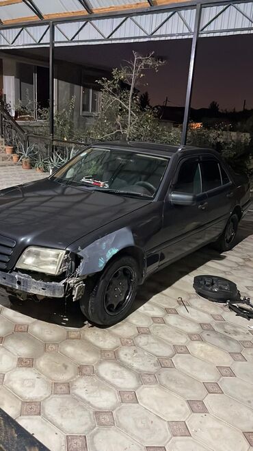 maşın mercedes: Mercedes-Benz 280: 2.8 l | 1995 il Sedan