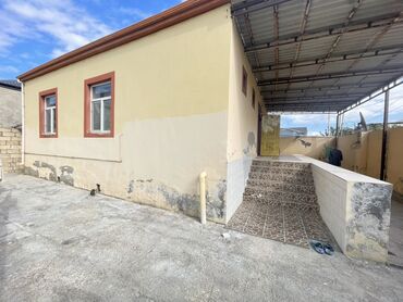 Həyət evləri və villaların satışı: Ev satılır, tam müstəqil həyət və geniş giriş-lipeykanlı eyvan. - — 10