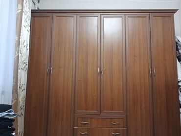 двуспальная кровать: Двуспальная кровать, Б/у, С матрасом, длина - 200 см