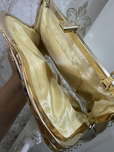 Çantalar: Qızılı rəngli zəncirli axşam çantası - Material: metalik qızılı — 2