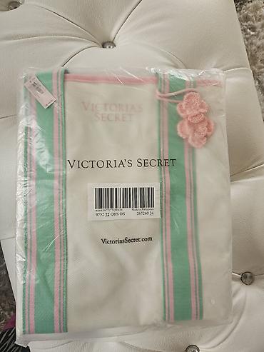 Çantalar: Victoria’s Secret çantaları Play və alışveriș ucun idealdirlar. Her — 7