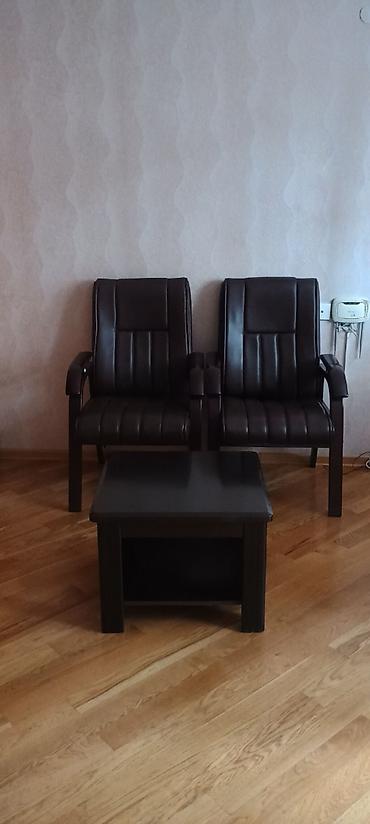 Ofis dəst mebeli: Satışda ofis mebeli satılır. Əlavə komputer monitorları HP1710 — 2