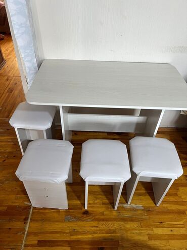 продам кухонный стол со стульями: Кухонный Стол, цвет - Белый, Новый
