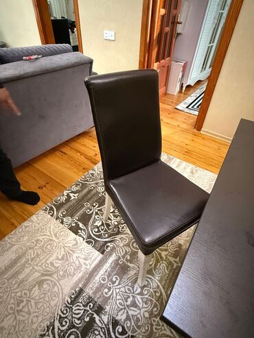 Masa və oturacaq dəstləri: Qonaq otağı üçün, İşlənmiş, Açılan, Dördbucaq masa, 6 stul — 6