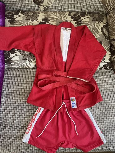 продаю спортивные костюмы: Спортивный костюм цвет - Красный