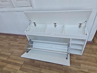 stulla: Ağ rəngli çoxfunksiyalı dəhliz oturacağı və ayaqqabılıq. - Üst hissə — 4