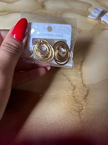 sirqa yoxsa sirga: Qızılı rəngdə sırğa kolleksiyası 2.50 azn - Material: paslanmayan — 4