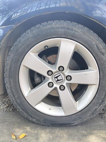 r17 honda: Литые диски Honda + зимние шины - Оригинальные 5‑спицевые — 2