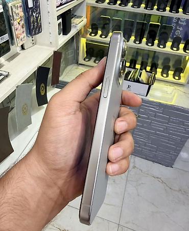 Apple iPhone: IPhone 15 Pro, Gümüşü, Face ID — 3