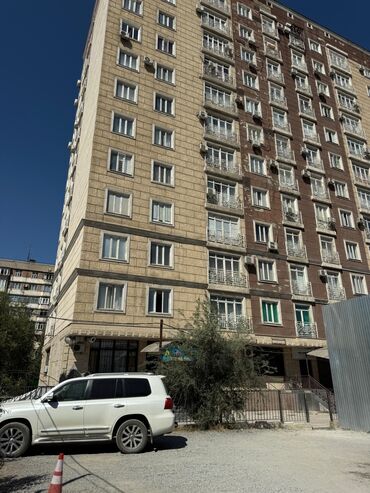 продается цокольное помещение микрорайон сейтек: Сатам Офистик 250 кв. м, Ремонтсуз, Эмерексиз, Көп кабаттуу имарат, 1 кабат