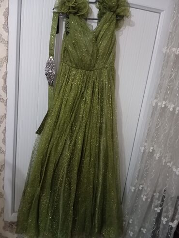 байкерские мужские ботинки: Zərif yaşıl rəngdə, parıltılı maxi ziyafət geyimi. - Model: V-yaxa