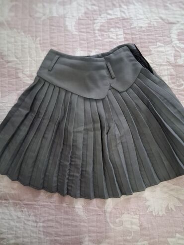 юбки из кожзама: Yupkalar 10 azn 🫡❤️ xs s m koynek crop ve jaket her biri 5 azn ❤️ 2