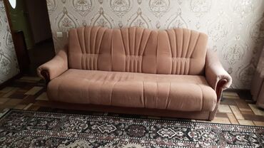 Раскладные диваны: Продам диван и два кресла,б/у,состояние хорошее,диван раскладывается