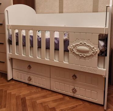 Oğlan və qız üçün, İşlənmiş, Beşik, Matras ilə, Yellənmə mexanizm ilə