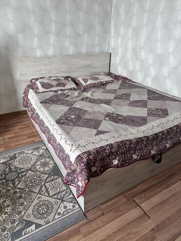 матрасы на кровать 180х200: Двуспальная кровать, Б/у, С ящиком для хранения, длина - 180 см