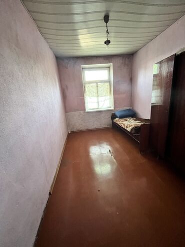 купить дом в рассрочку от хозяина: Барачный, 37 м², 2 комнаты, Риэлтор, Старый ремонт