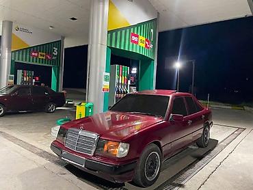 трактир 82 1: Mercedes-Benz W124: 1990 г., 2.3 л, Механика, Бензин, Седан — 1