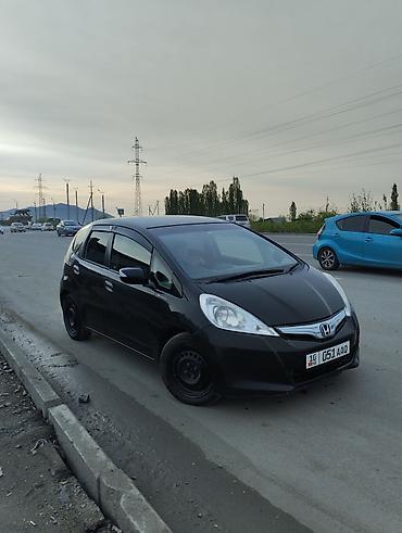 Honda: Honda Fit: 2013 г., Вариатор, Гибрид, Хэтчбэк — 1