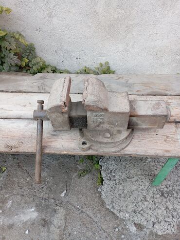 Тиски: Продаю тисы советского производства. Прошу 6500 сом — 2