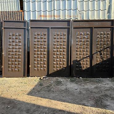 Распашные ворота: Металлические ворота с декоративными элементами и секциями — 22