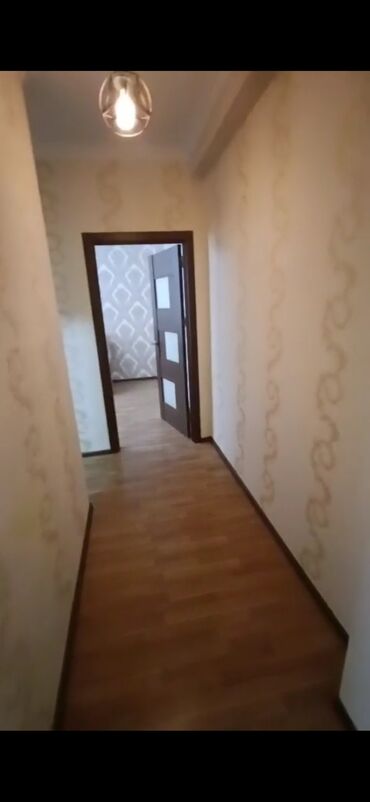 LuAZ: Mənzilin təsviri: - Plan: Düzgün planlaşdırma, uzun dəhlizdən