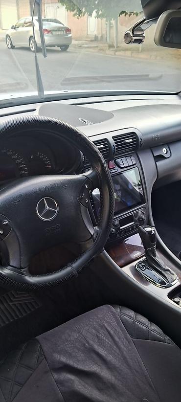 mersedes manitor: Mercedes-Benz 240: 2.6 l | 2001 il Sedan — 8