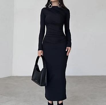 gumuş kişi sepi: Qara uzun don - Model: Uzun, dar kəsim, uzunqol - Detal: Ön hissədə — 1