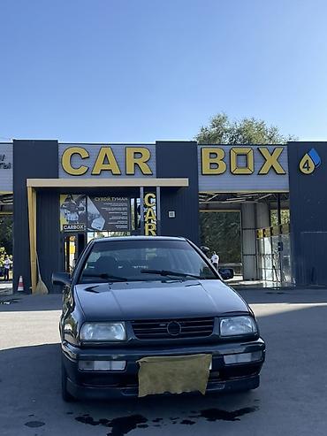 Volkswagen Vento: 1992 г., 1.8 л, Механика, Бензин, Седан at lalafo.kg Volkswagen Vento: 1992 г., 1.8 л, Механика, Бензин, Седан