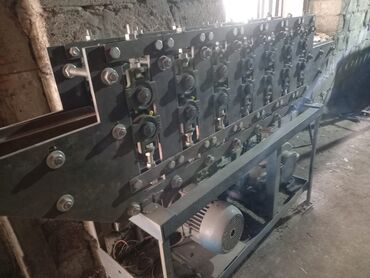 Metal profillərin sənaye istehsalı üçün nəzərdə tutulmuş bu maşın