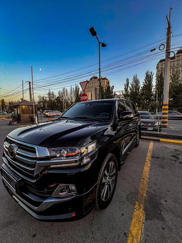 срочно в связи с переездом: Toyota Land Cruiser: 2019 г., 4.6 л, Автомат, Бензин, Внедорожник