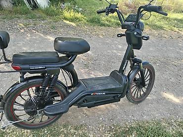 Bicikli za odrasle: Električni motorcikl Veneco 35.000dinara Prodaje se sa punjacem Lepo — 4