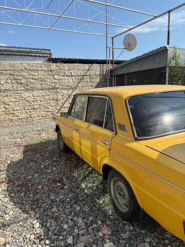 İnformatika: VAZ 2106 “Jiguli” – klassik sedan - Kuzov: 4 qapılı sedan, sarı rəng