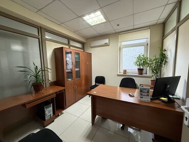 Офисы: Сдаю Офис, 220 м², В административном здании, 1 линия, С оборудованием, С отдельной кухней — 5