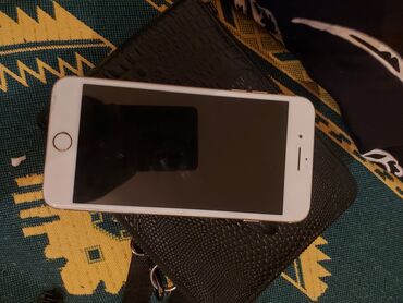 Apple iPhone: IPhone 8 Plus, 64 GB, Rose Gold, Barmaq izi
