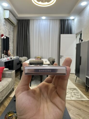 Samsung: Samsung Galaxy Z Flip 5, rəng - Bənövşəyi, Barmaq izi — 7