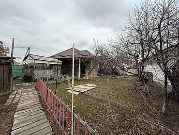 Продажа коттеджей и домов: Продаётся жилой дом с участком в ж/м Кок-Жар. • Двор с мощёными — 18