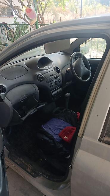 автомобиль для детей: Toyota Vitz: 1999 г., Автомат, Бензин, Хэтчбэк — 4