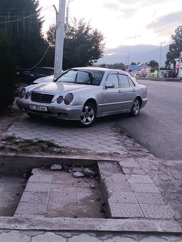 мерседес холодильник: Mercedes-Benz A 210: 2000 г., 2 л, Механика, Бензин, Седан