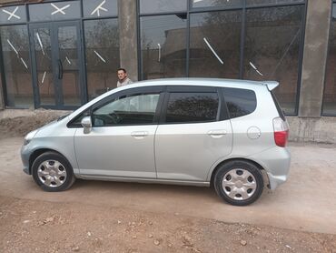 Honda: Honda Fit: 2006 г., 1.3 л, Автомат, Бензин, Хэтчбэк